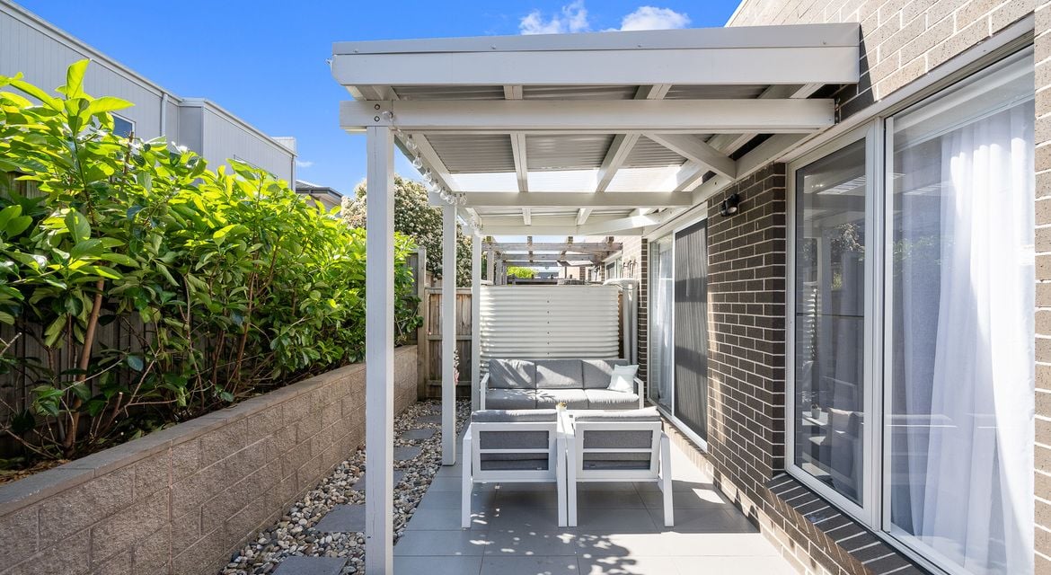 Denham Court 3 Indigo Crescent