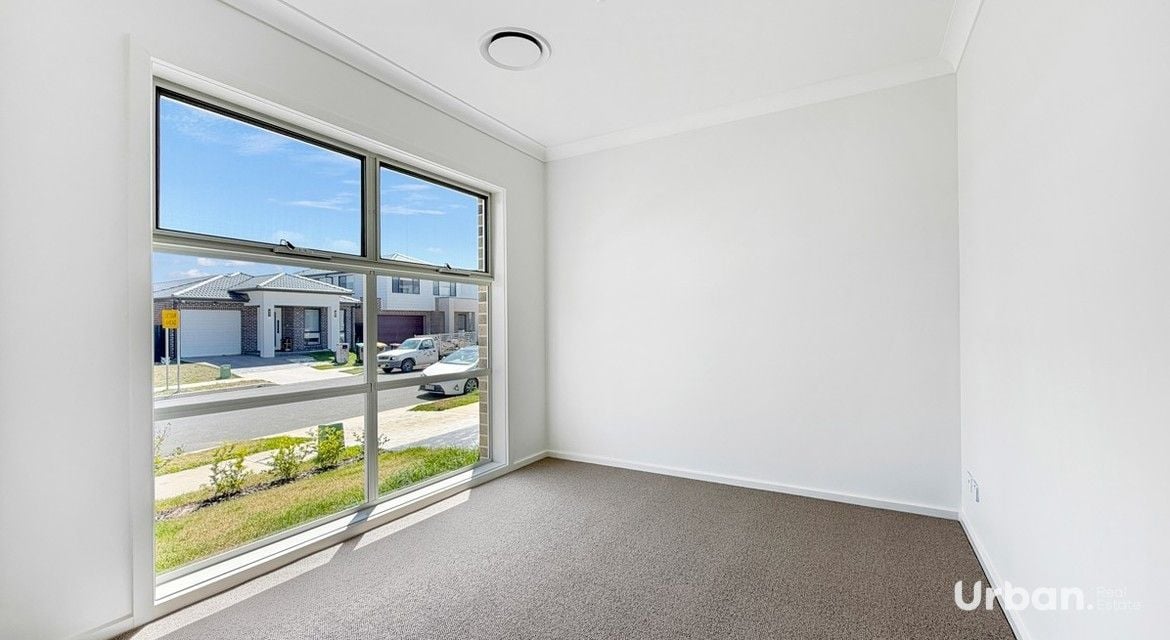 Austral 21 Parhelion Street