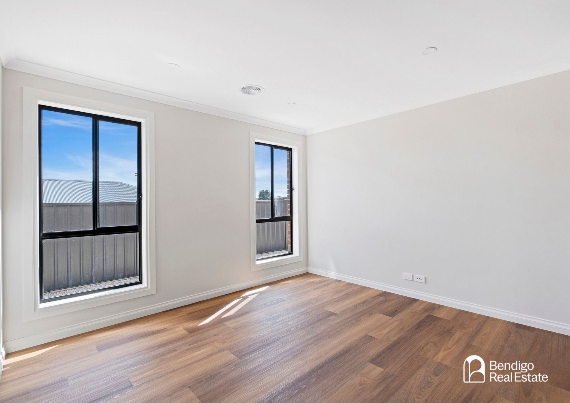 32 Callaghan Street Jackass Flat VIC, Flat - Thumbnail 3