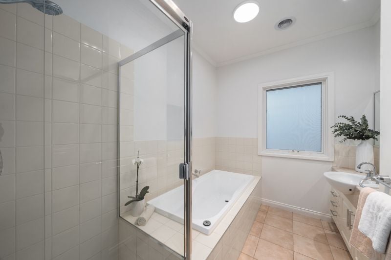 70 Ernest Jones Drive, Macleod