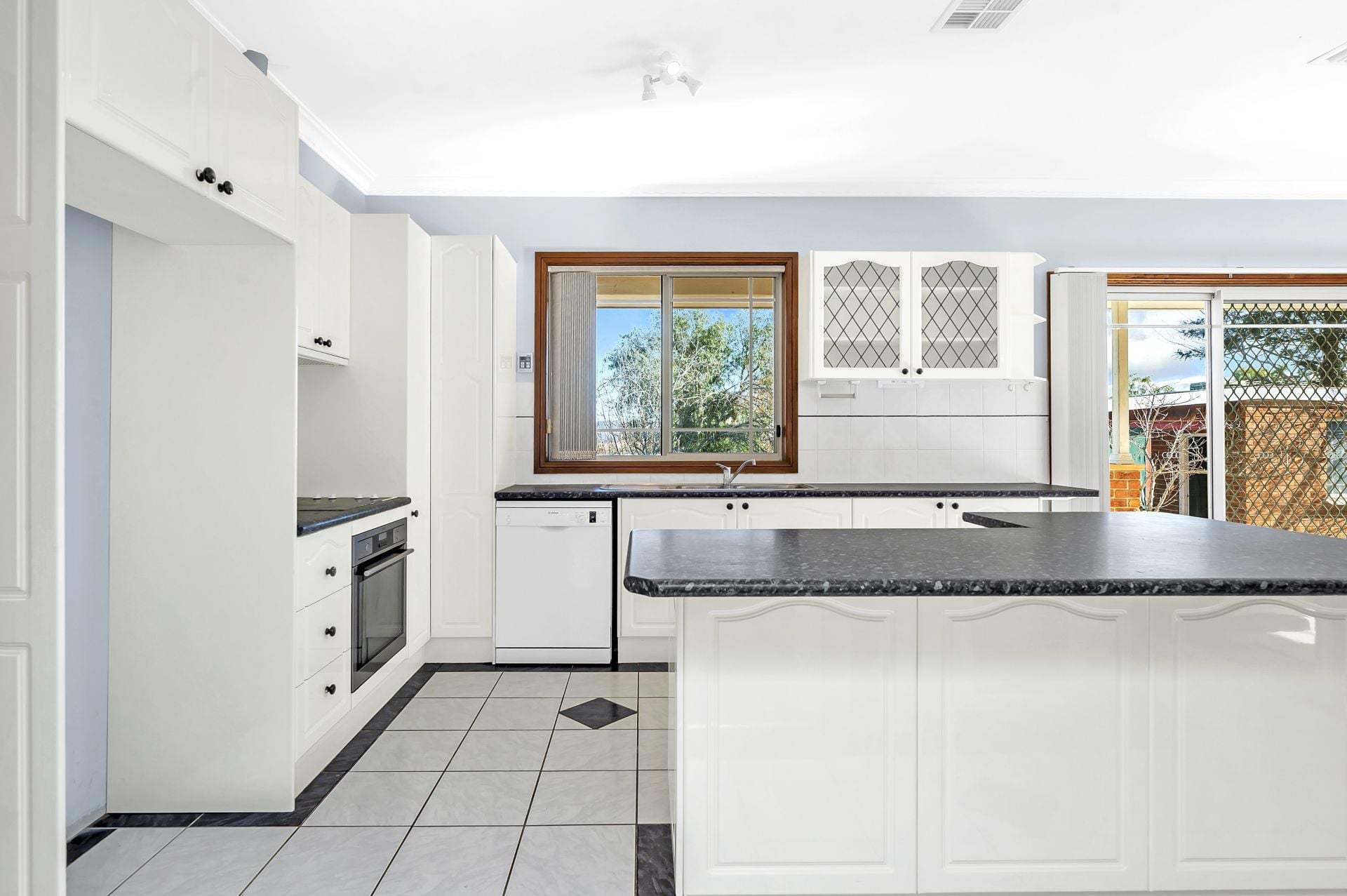52 Halloran Drive Jerrabomberra NSW, Jerrabomberra - Thumbnail 8