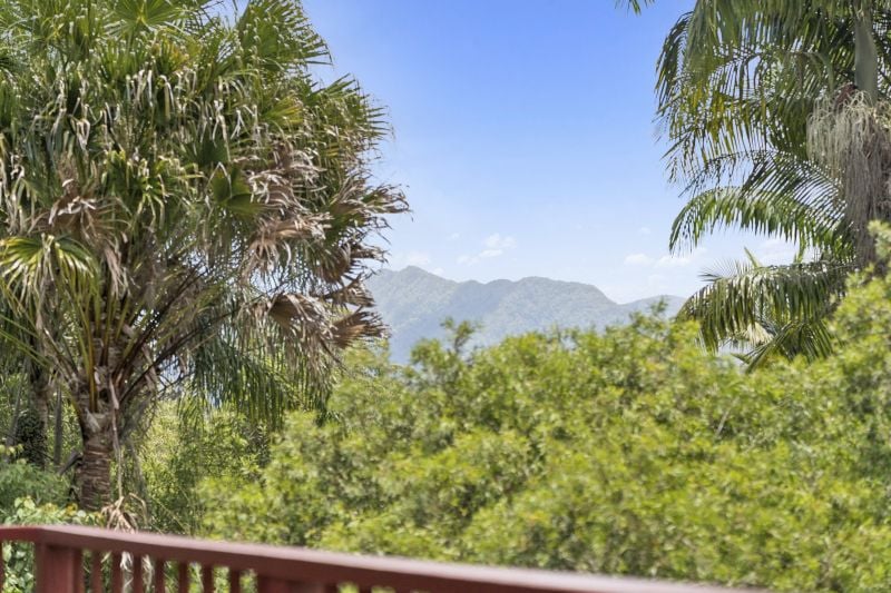 Brick-Render Home  & Mountain Glimpses