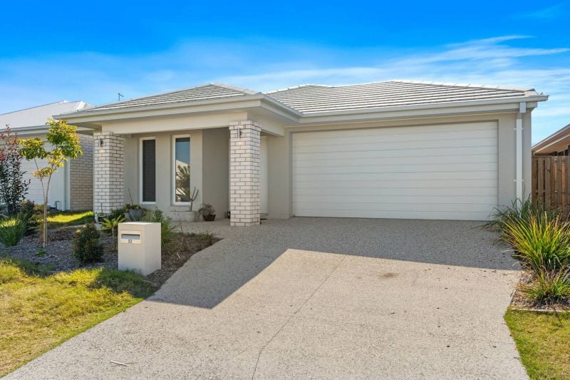 32 Zenith Circuit Flagstone QLD, Flagstone - Image 1