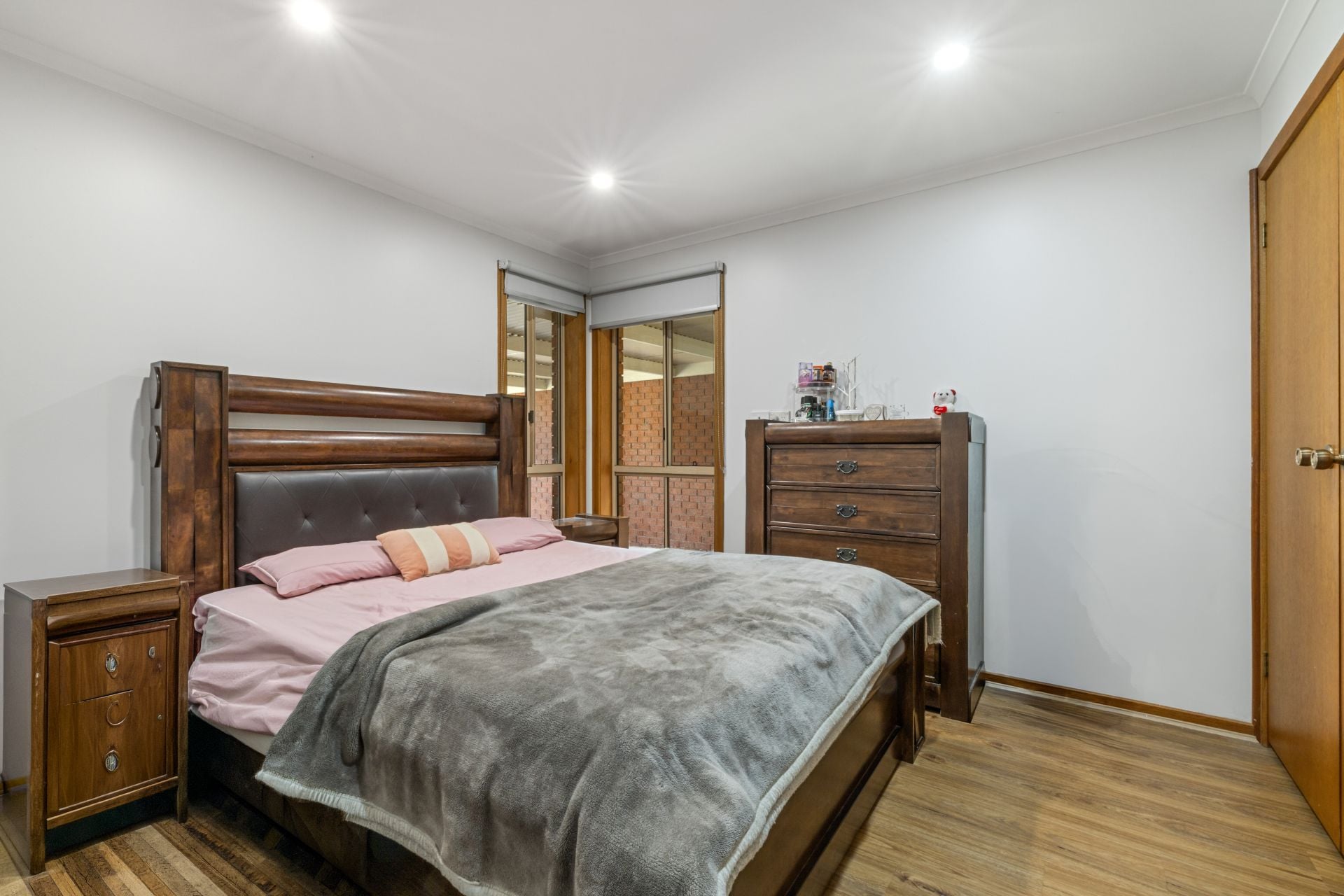 Quiet Court Living With Everyday Convenience