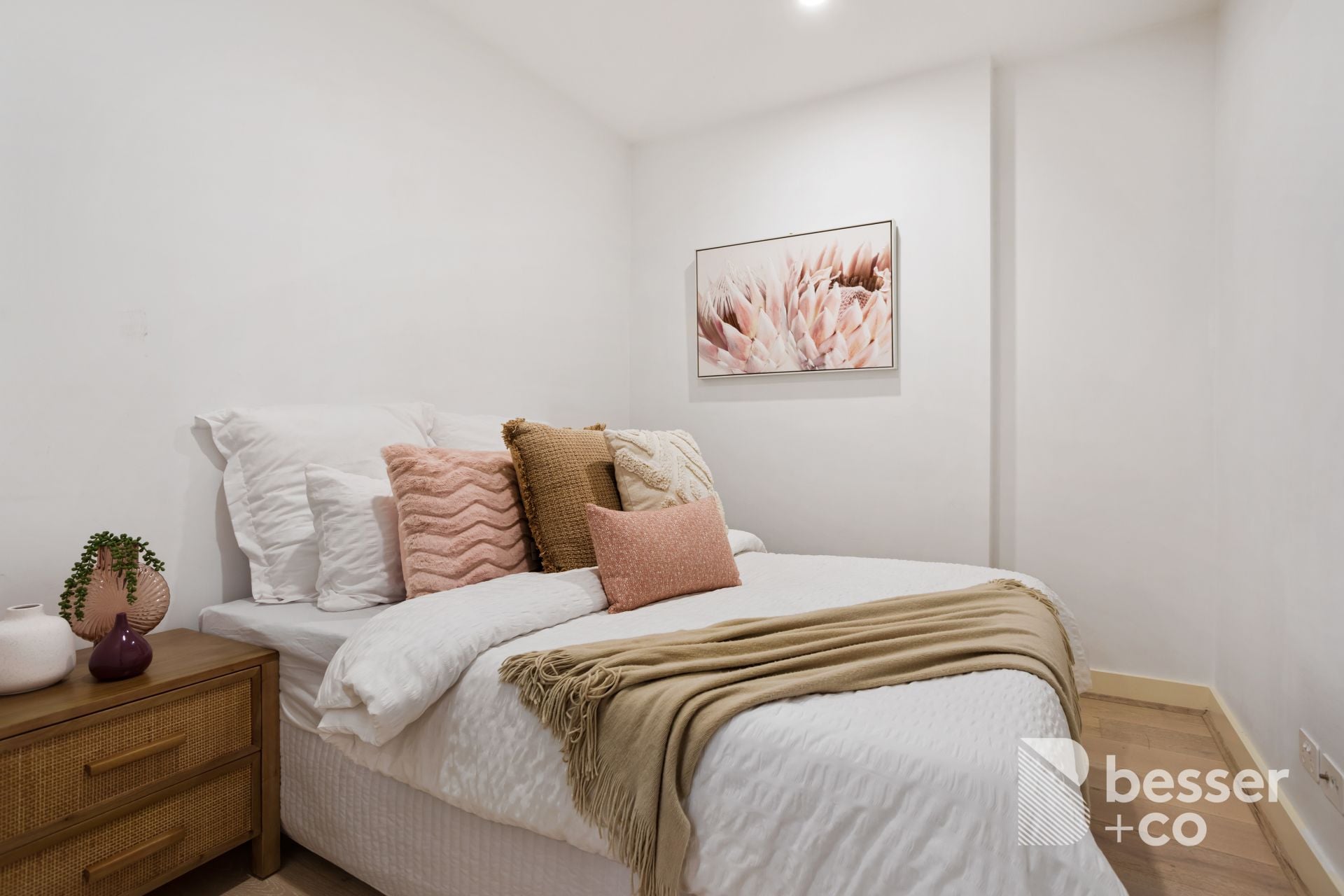 9/92 Hawthorn Road, Caulfield North - Image 1