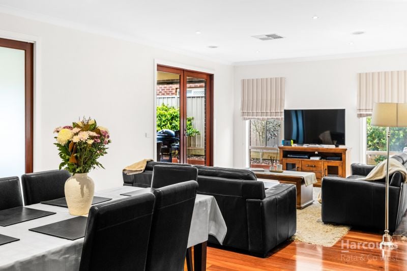 113 Oakview Parade, Caroline Springs