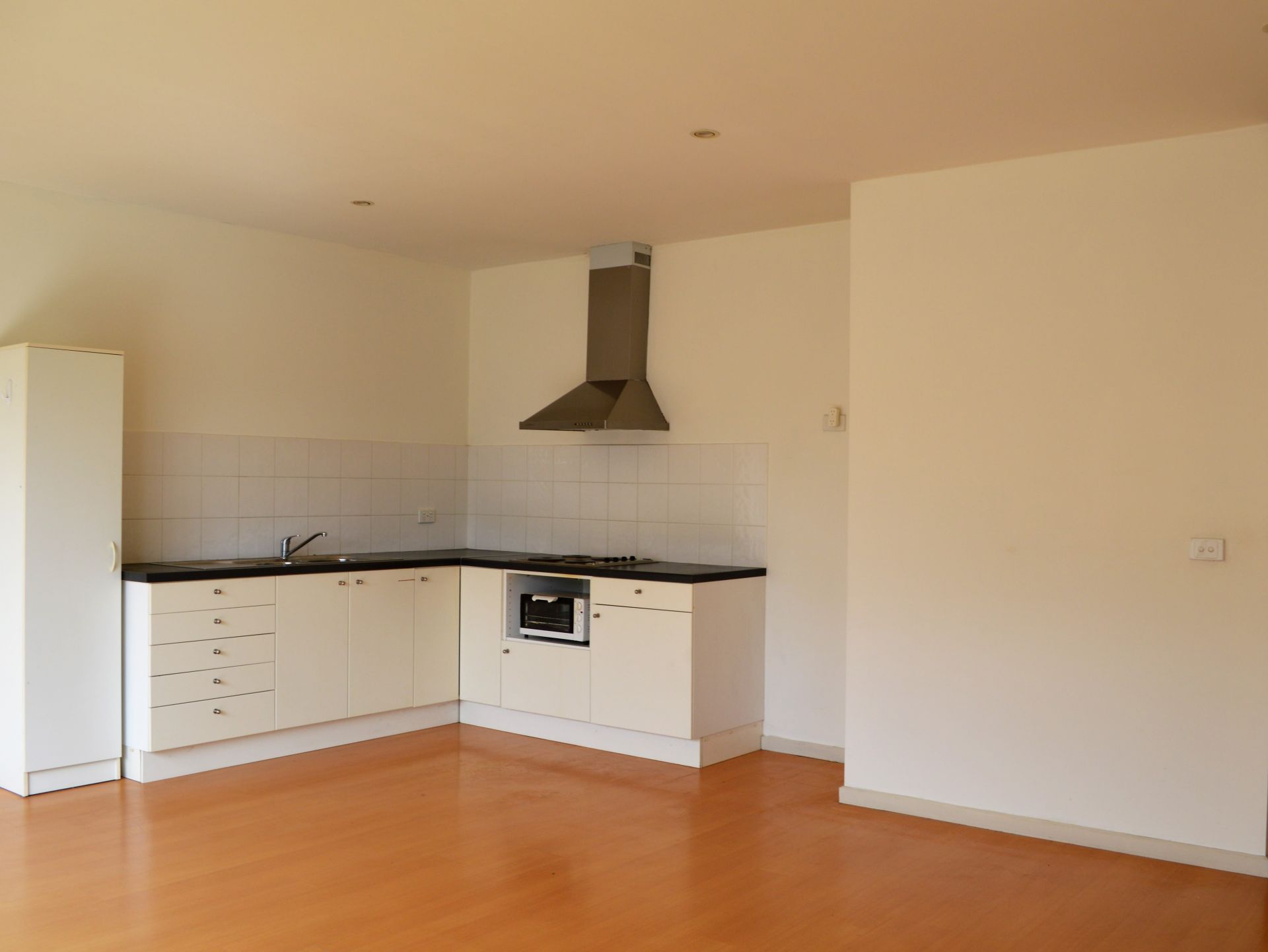 ONE BEDROOM STUDIO APARTMENT
