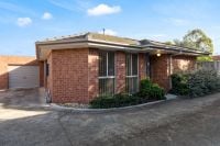 2/4 Dunraven Court, Sydenham VIC