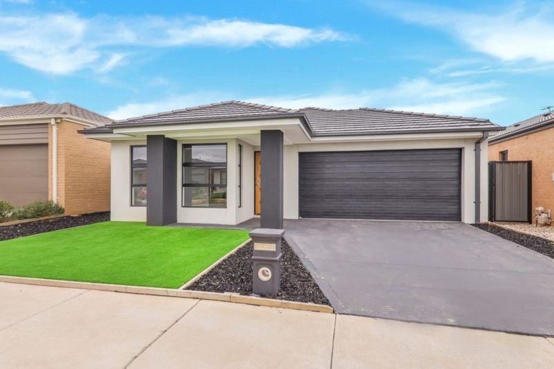 12 Stacey Parade, Mount Cottrell
