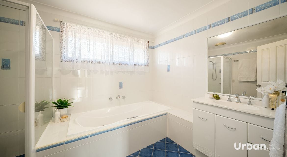 Glen Alpine 15 Gledswood Place