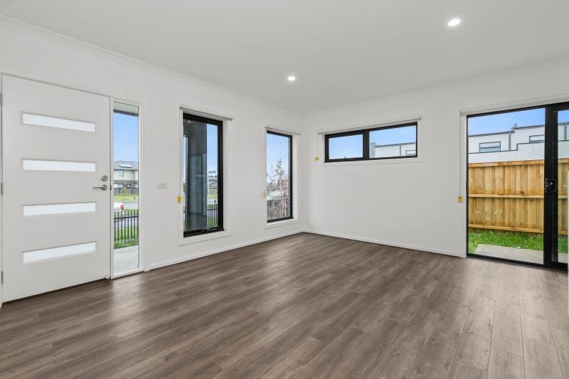 4 Lagi Entrance, Wollert