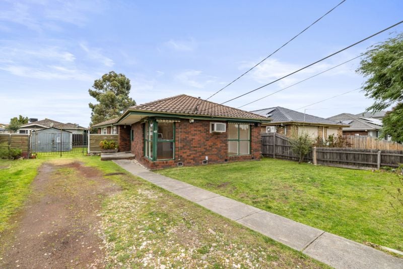 30 Canberra Grove, Lalor