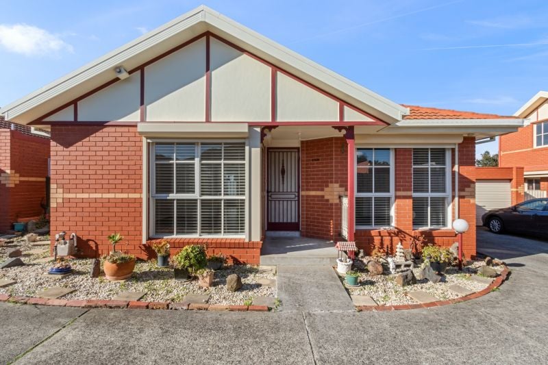 2/93A Purinuan Road, Reservoir
