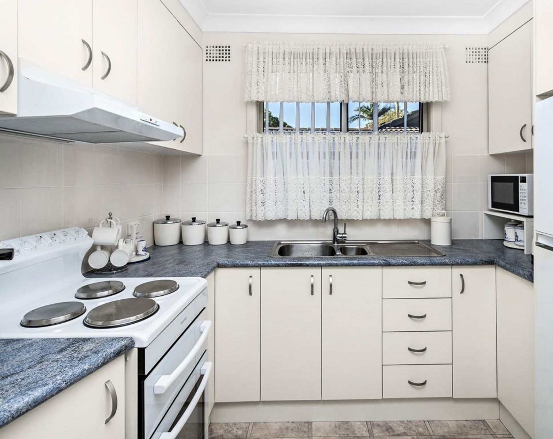 21 Kurrawa Crescent, Koonawarra NSW, Koonawarra - Thumbnail 4