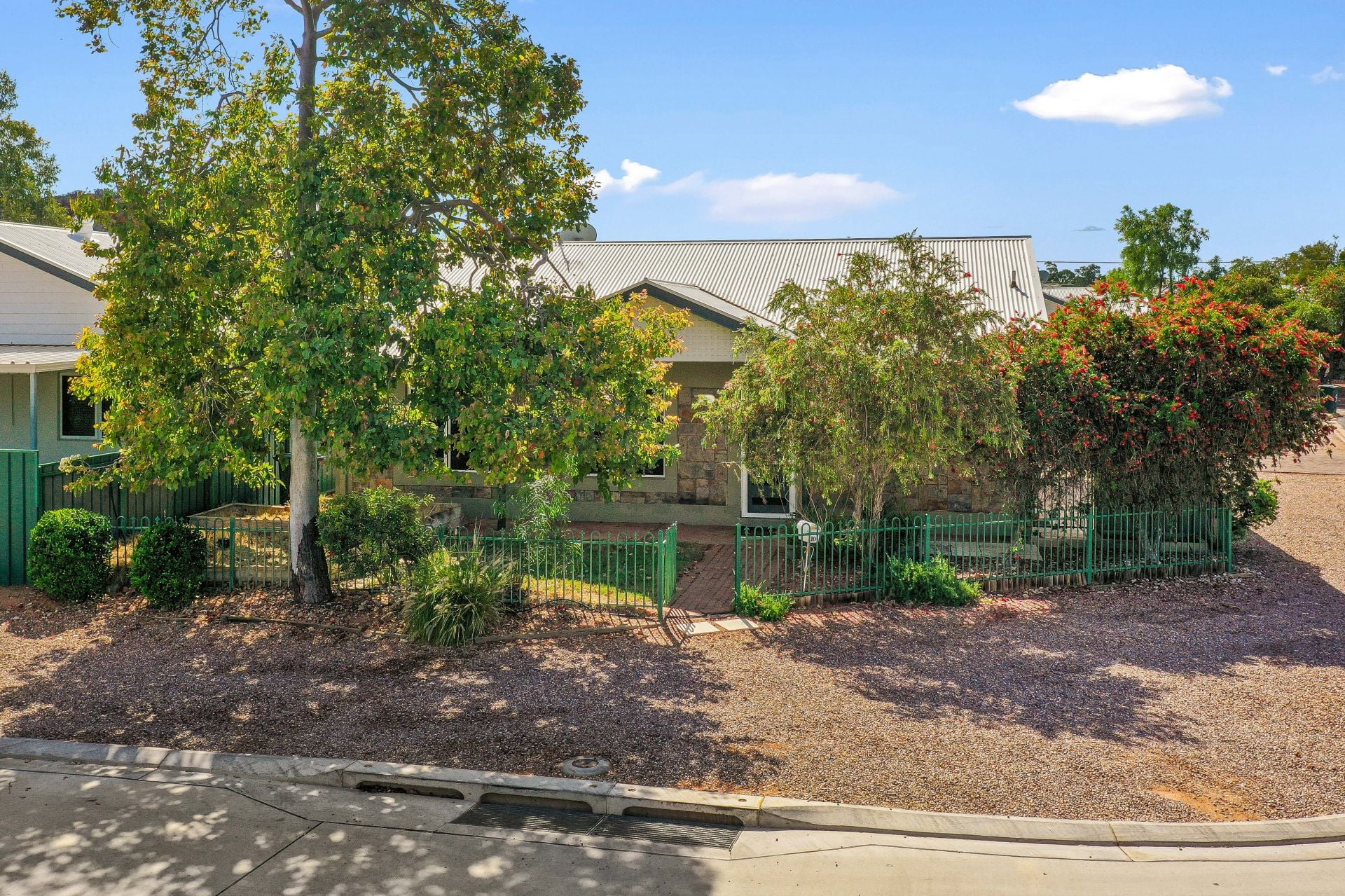 10/111 Cromwell Drive Desert Springs NT, Desert Springs - Thumbnail 2