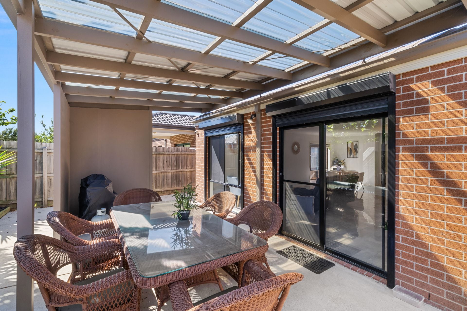 Stylish Family Comfort With Alfresco Appeal