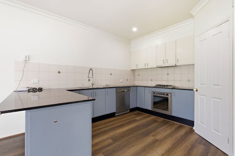 32 Lennon Boulevard, Point Cook