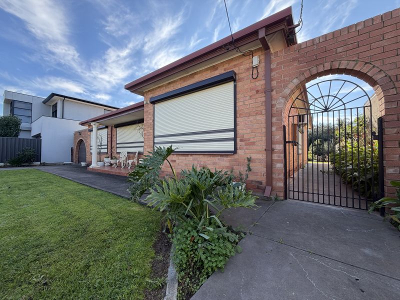 18 Bolingbroke Avenue, Fulham Gardens SA 5024