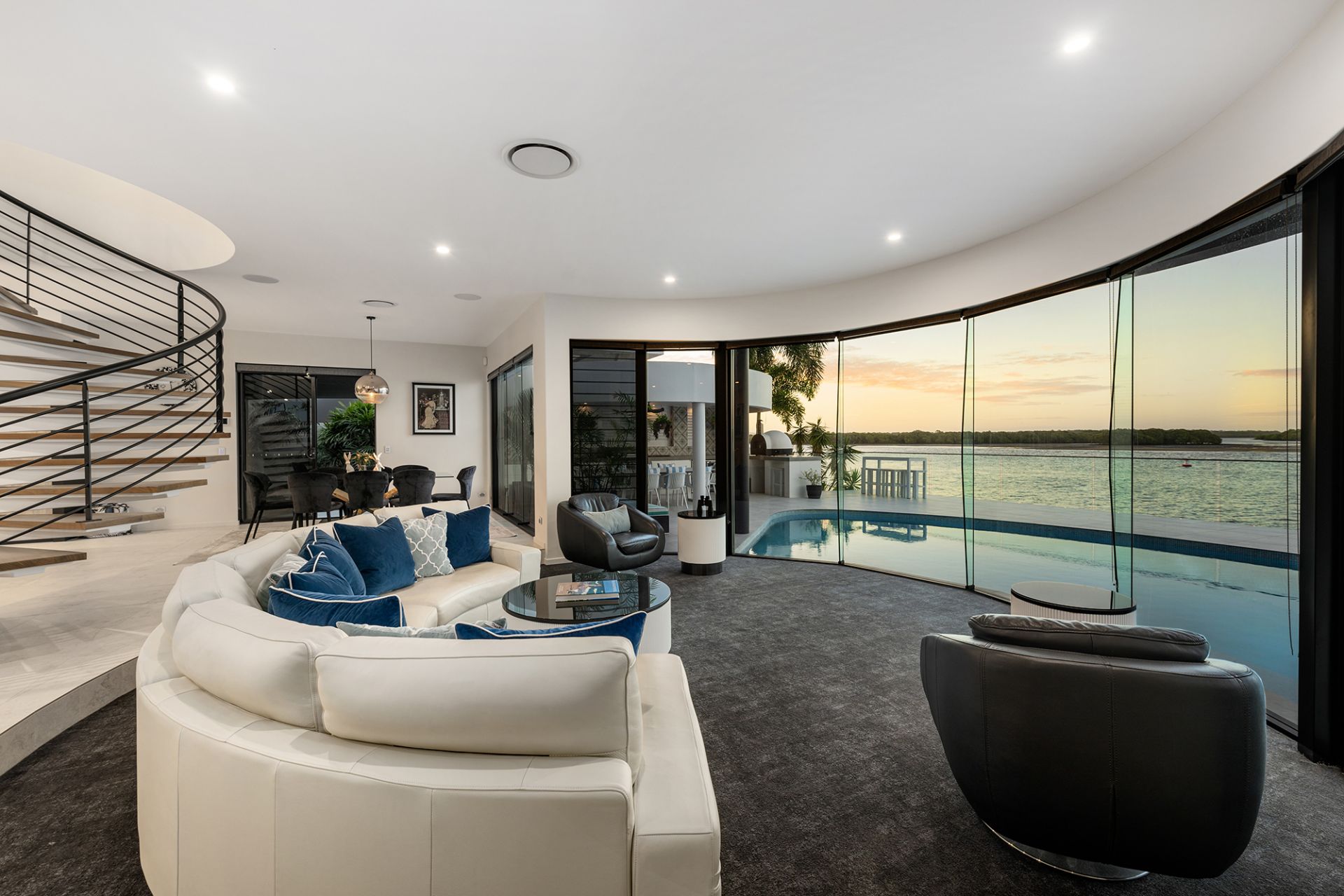 1 Knightsbridge Parade West, Sovereign Islands - Thumbnail 7