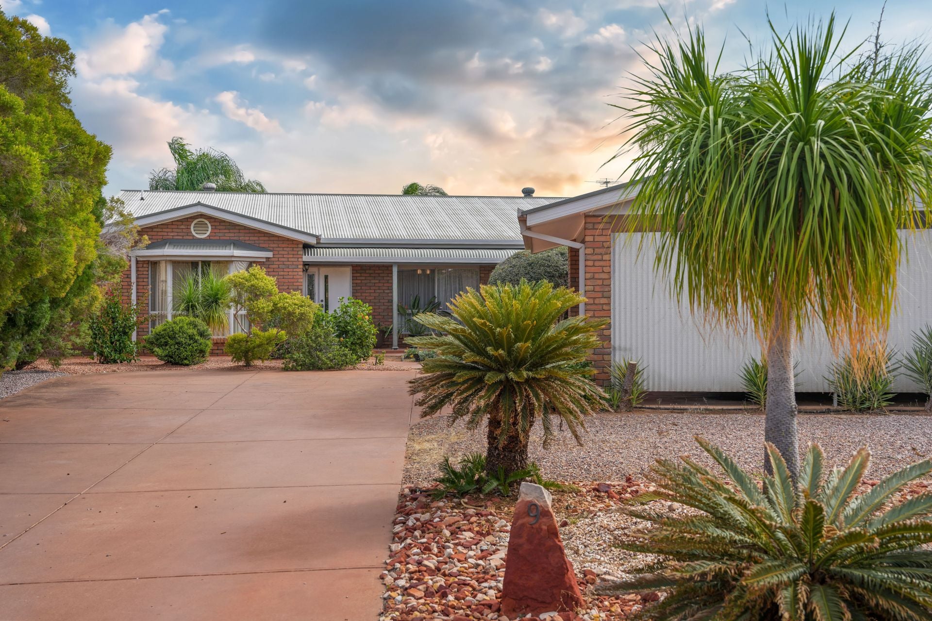 9 Delahunty Court Desert Springs NT, Desert Springs - Thumbnail 3