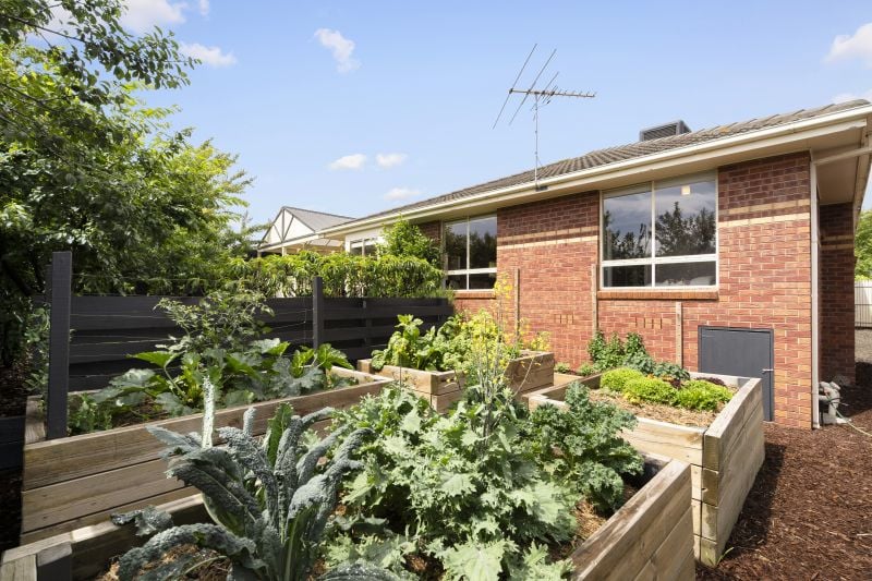 16 Oldfield Place, Epping