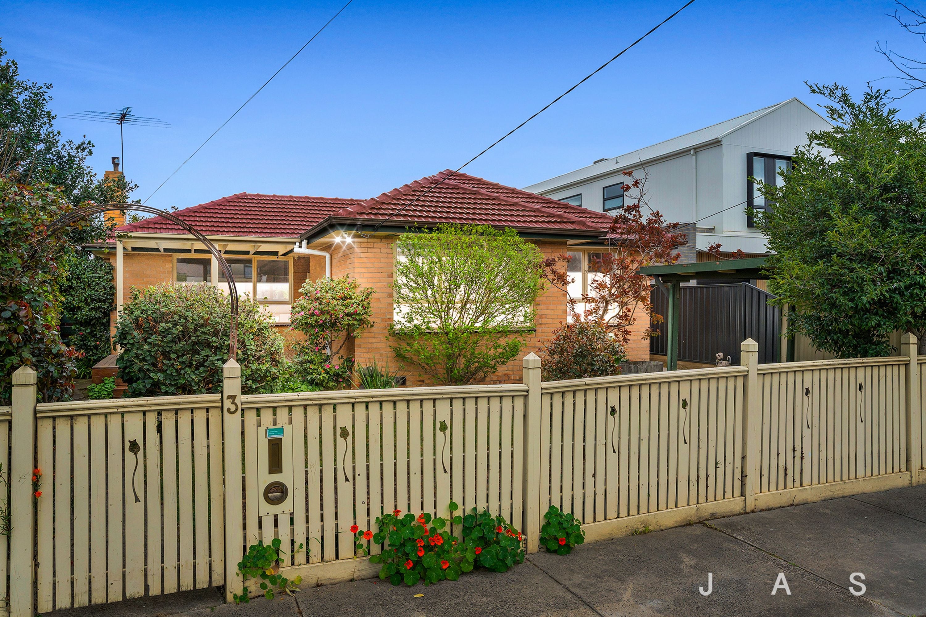 3 Mitchell Avenue, Altona North, Altona North - Thumbnail 2