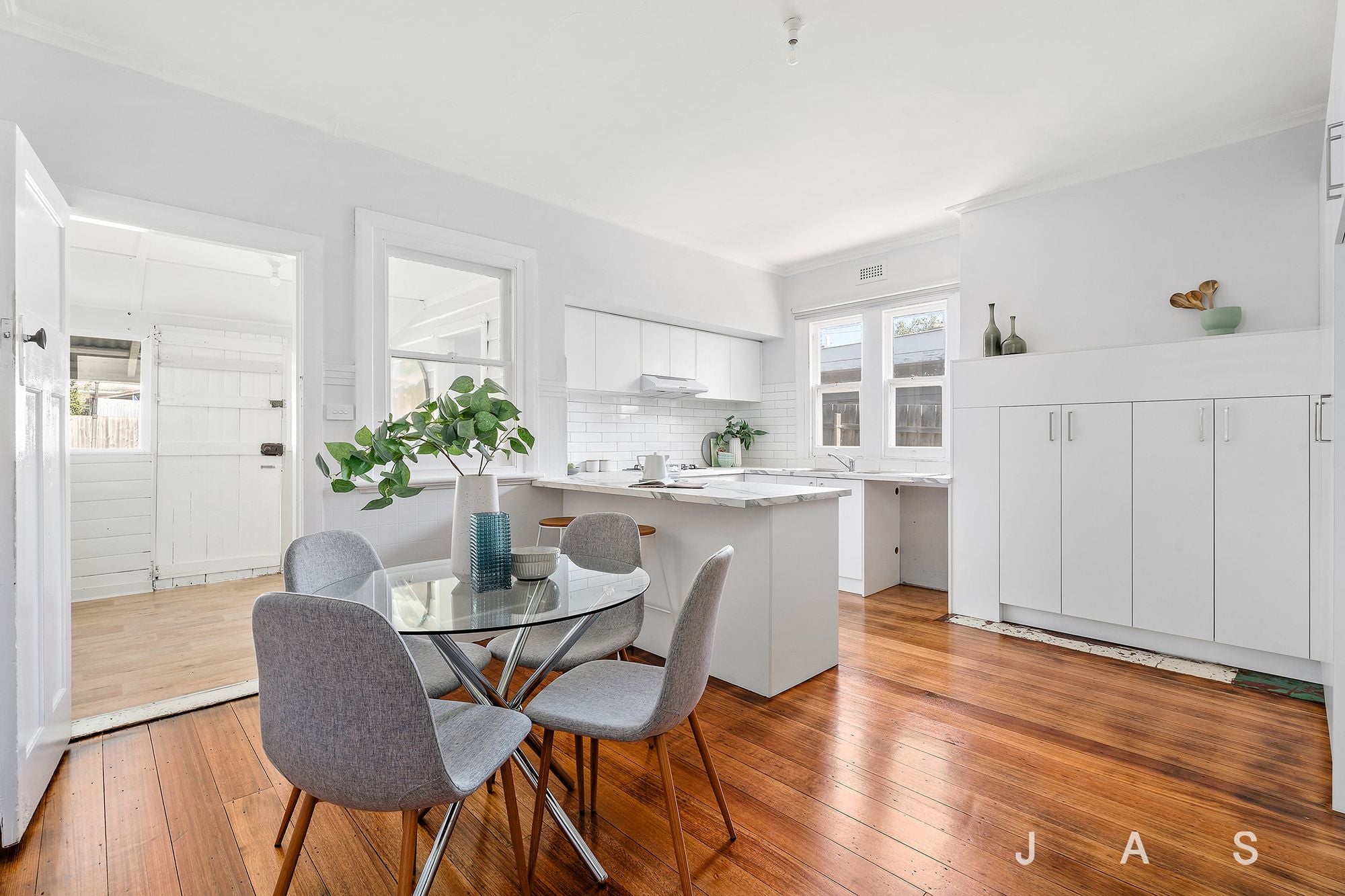 69 Eirene Street, Yarraville, Yarraville - Thumbnail 4