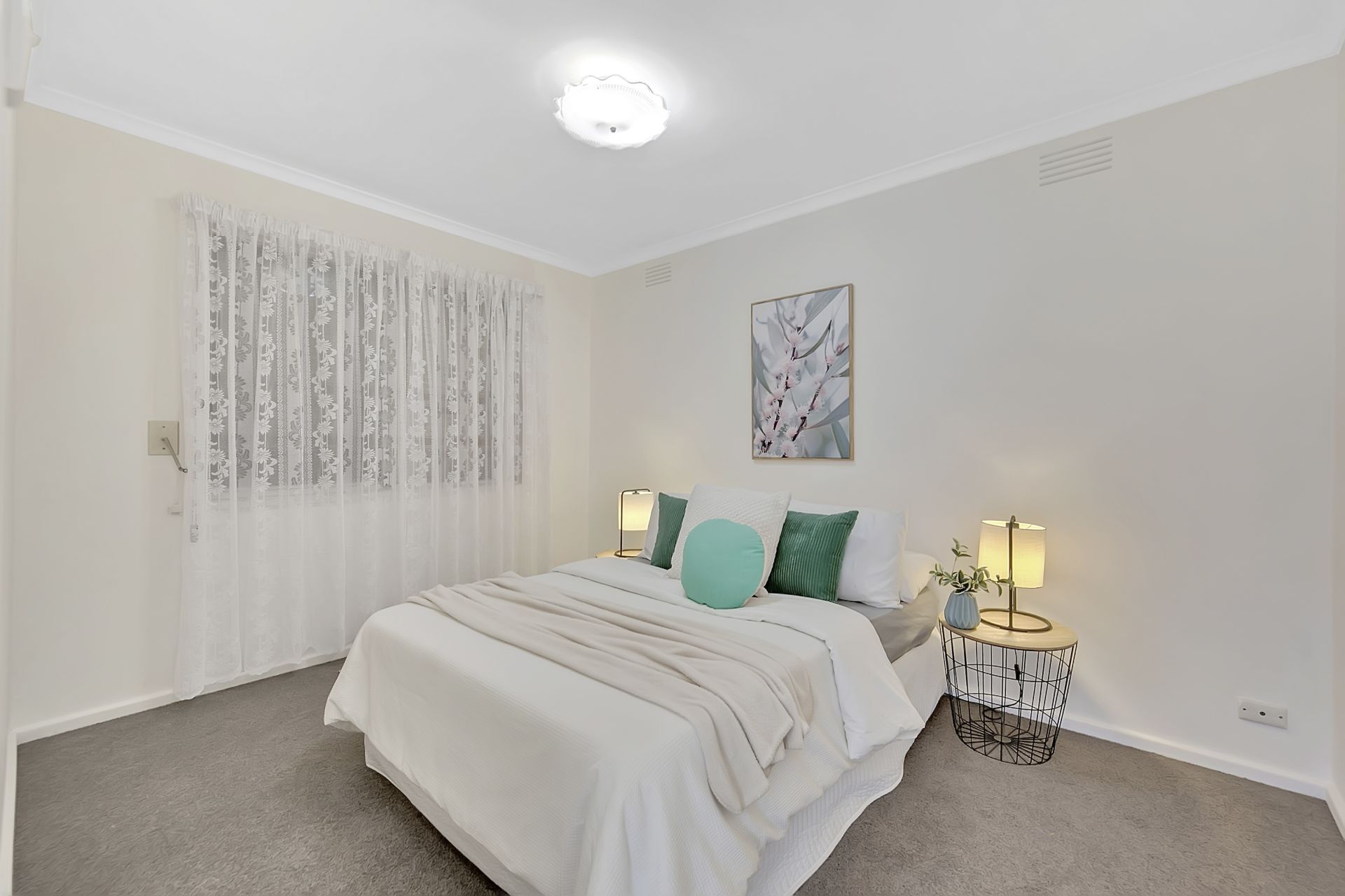 Stylish Abode, Sought After Surronds