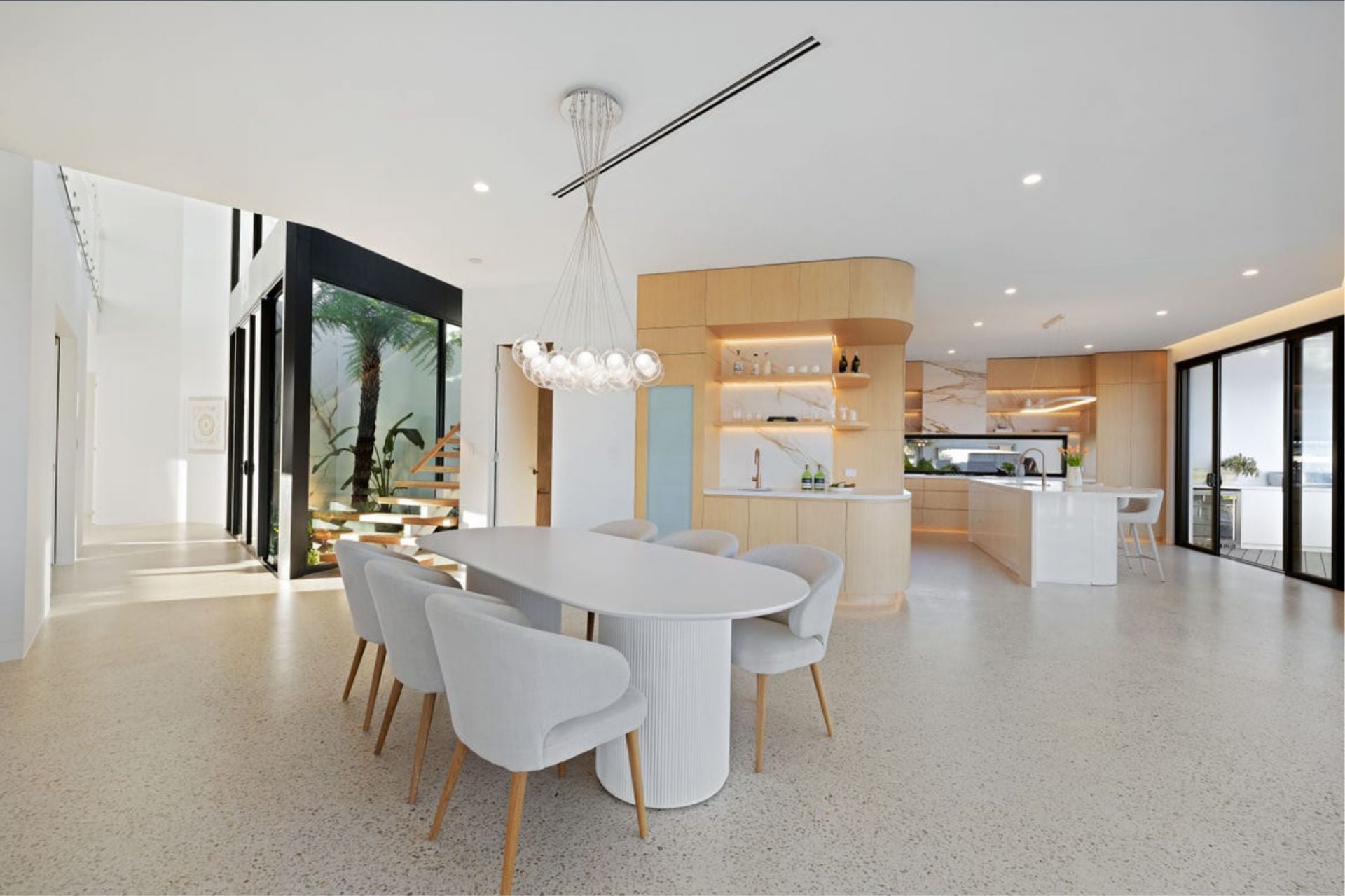 54 Gretel Drive, Mermaid Waters - Thumbnail 8