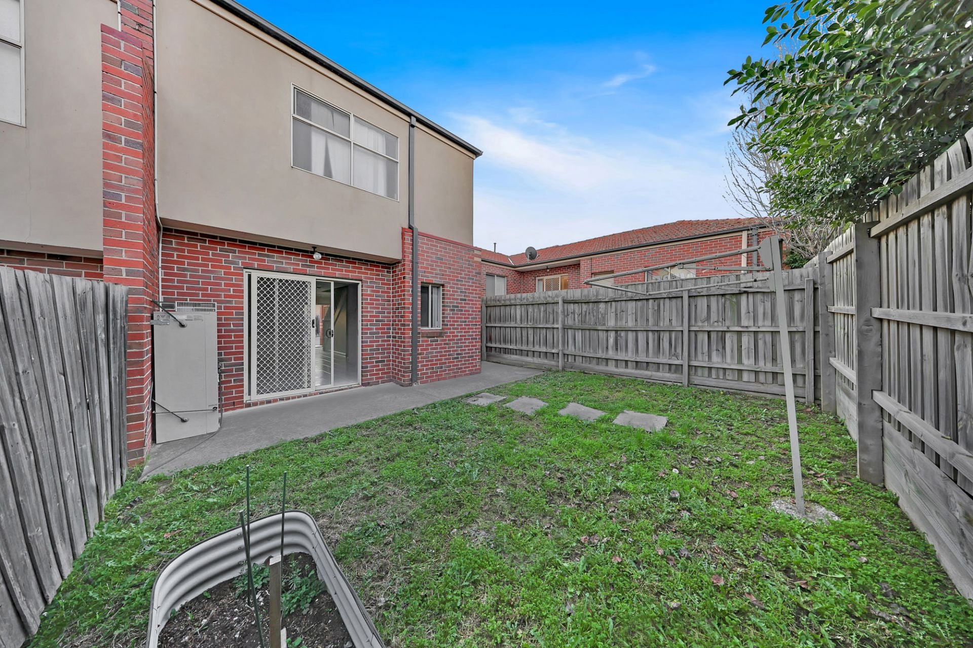 Modern Comfort & Convenience in Prime Reservoir Location