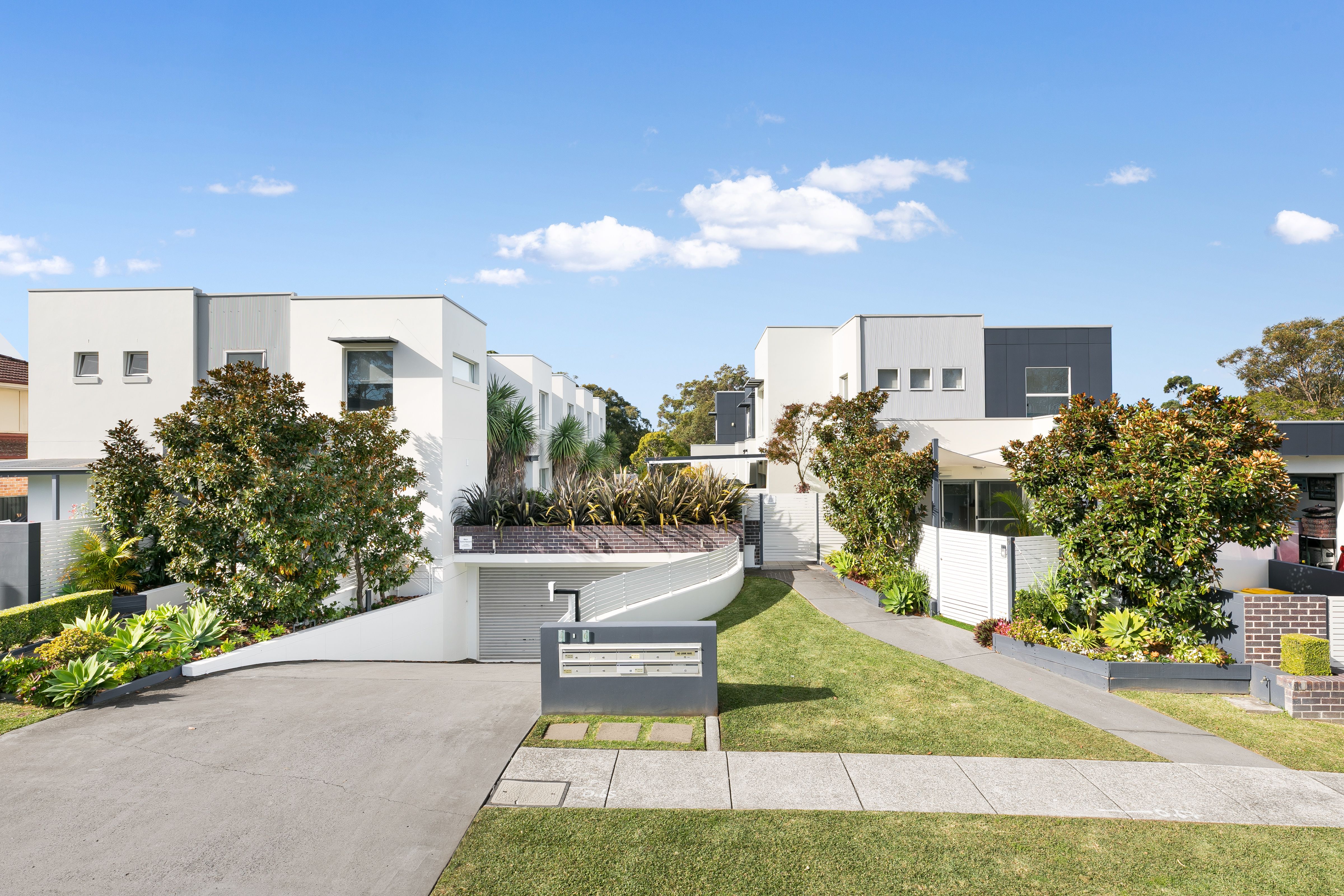8/4-6 Paddison Avenue Gymea 2227