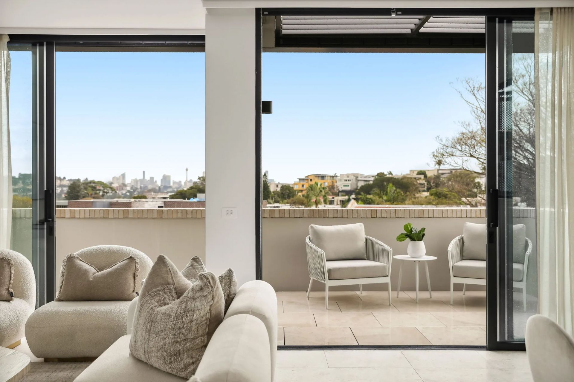 A301/575 Old South Head Road, ROSE BAY, Rose Bay - Thumbnail 2