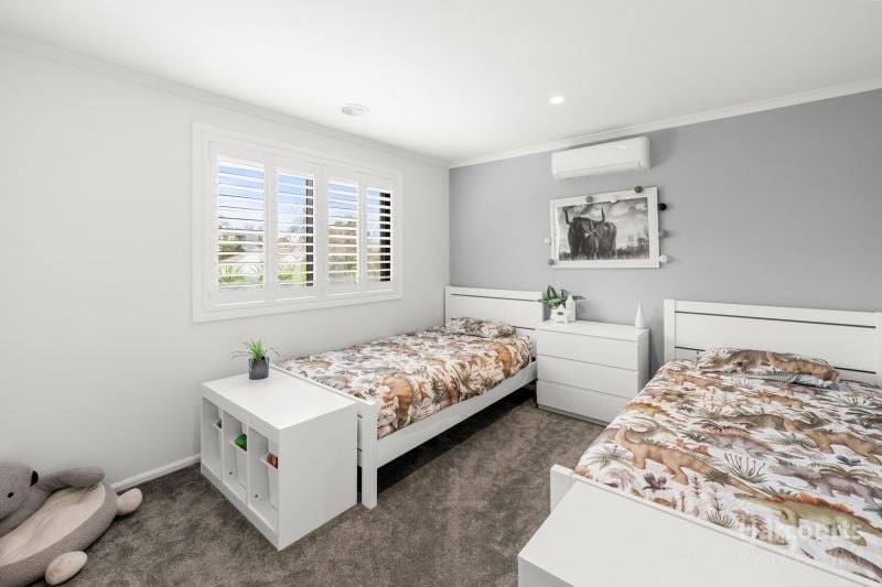 27 Great Barr Crescent, Caroline Springs