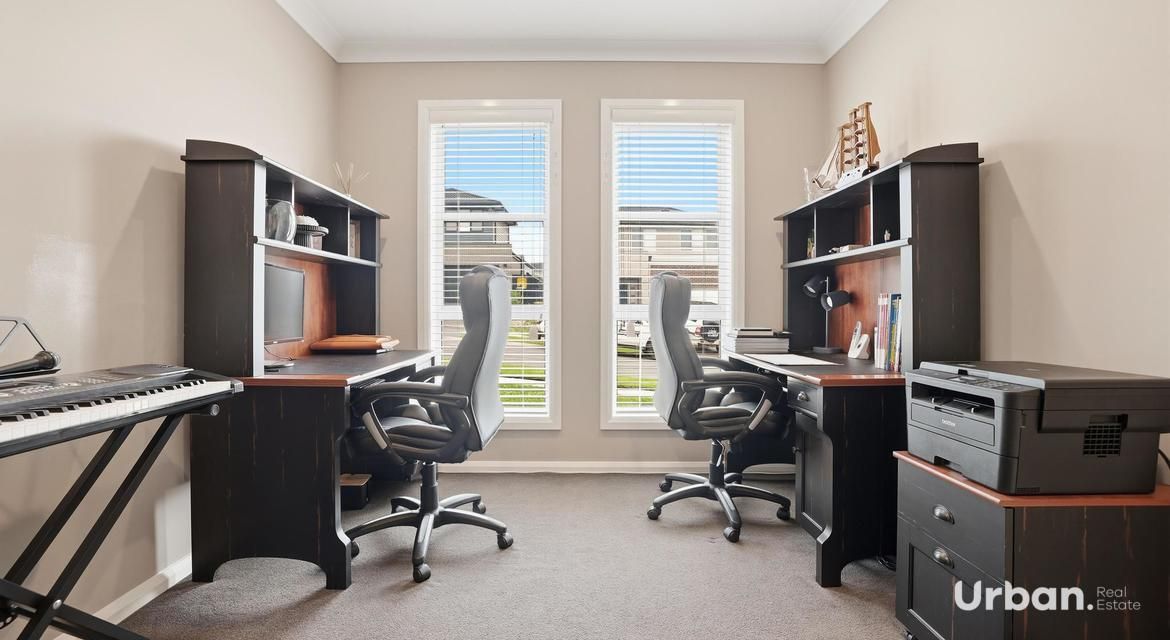 Middleton Grange 12 Flying Avenue