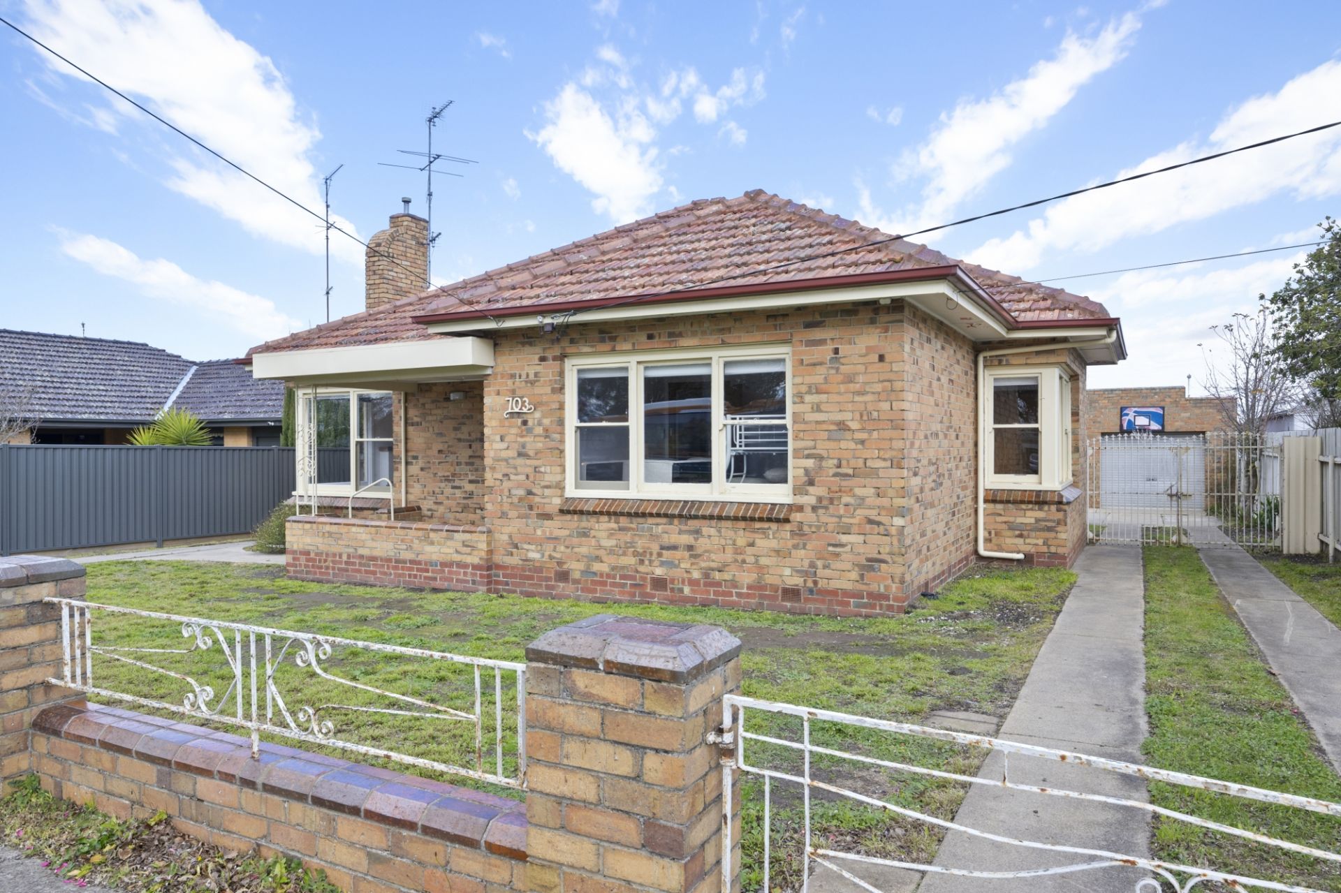 703 La Trobe Street, Redan, Redan - Thumbnail 2