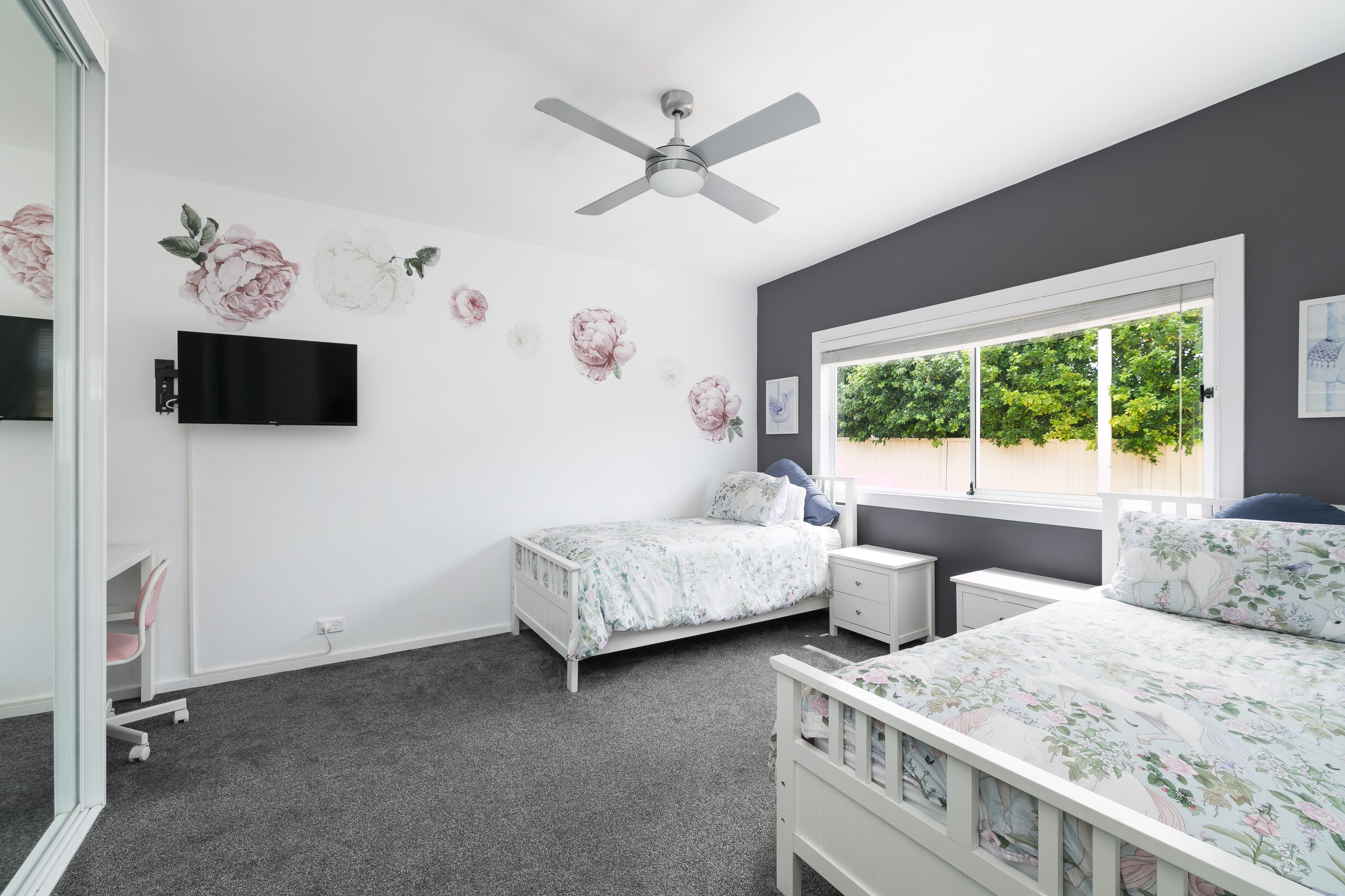 33 Carrington Avenue CARINGBAH 2229