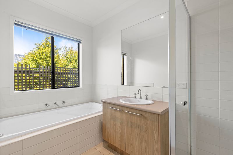 5 Bear Crescent, Doreen