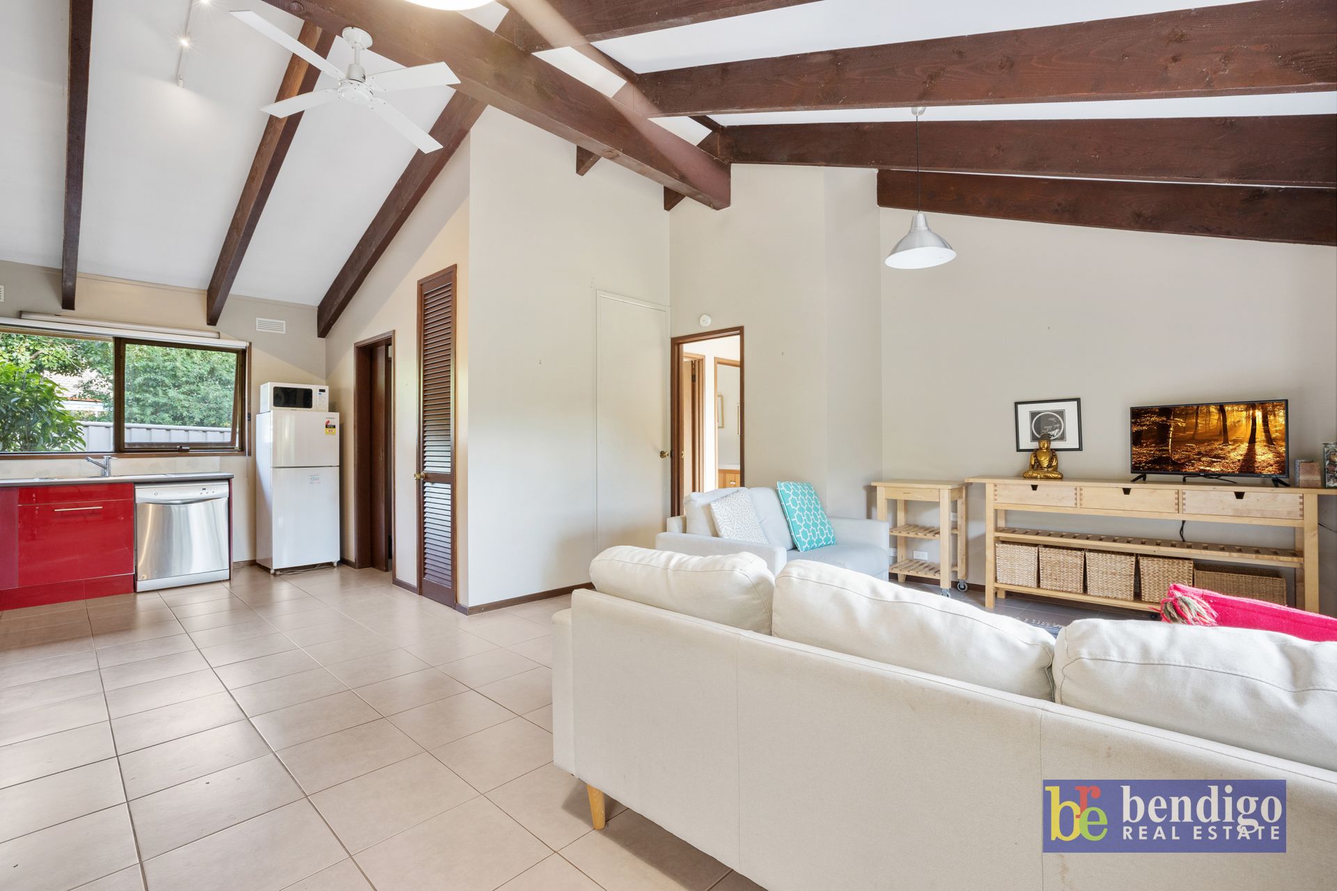 2/4 Kooyong Close Kennington VIC, Kennington - Thumbnail 2
