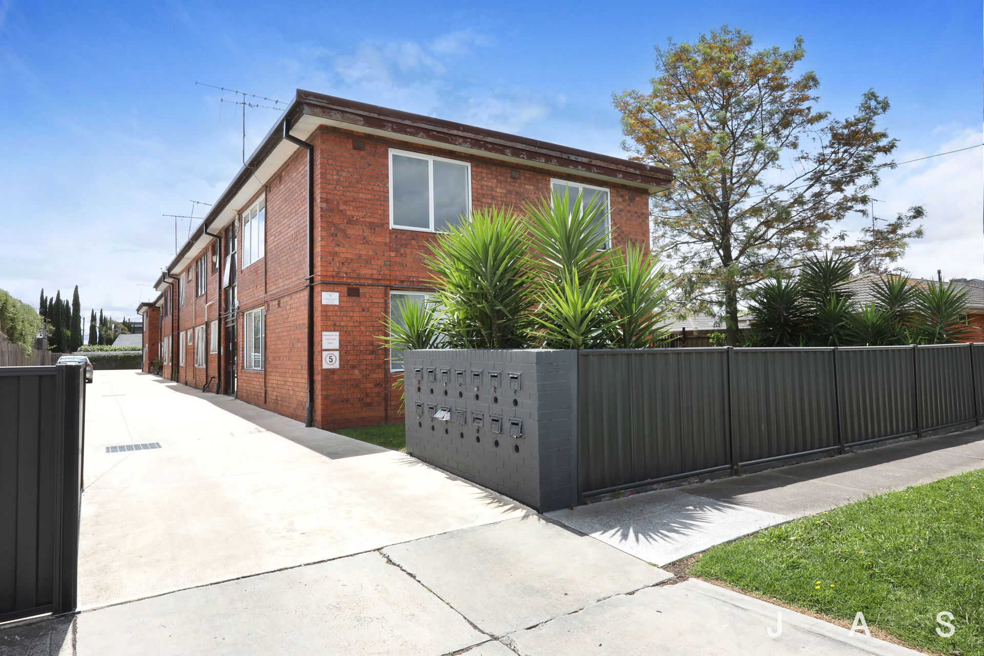 11/24 Rooney Street Maidstone VIC, Maidstone - Thumbnail 2
