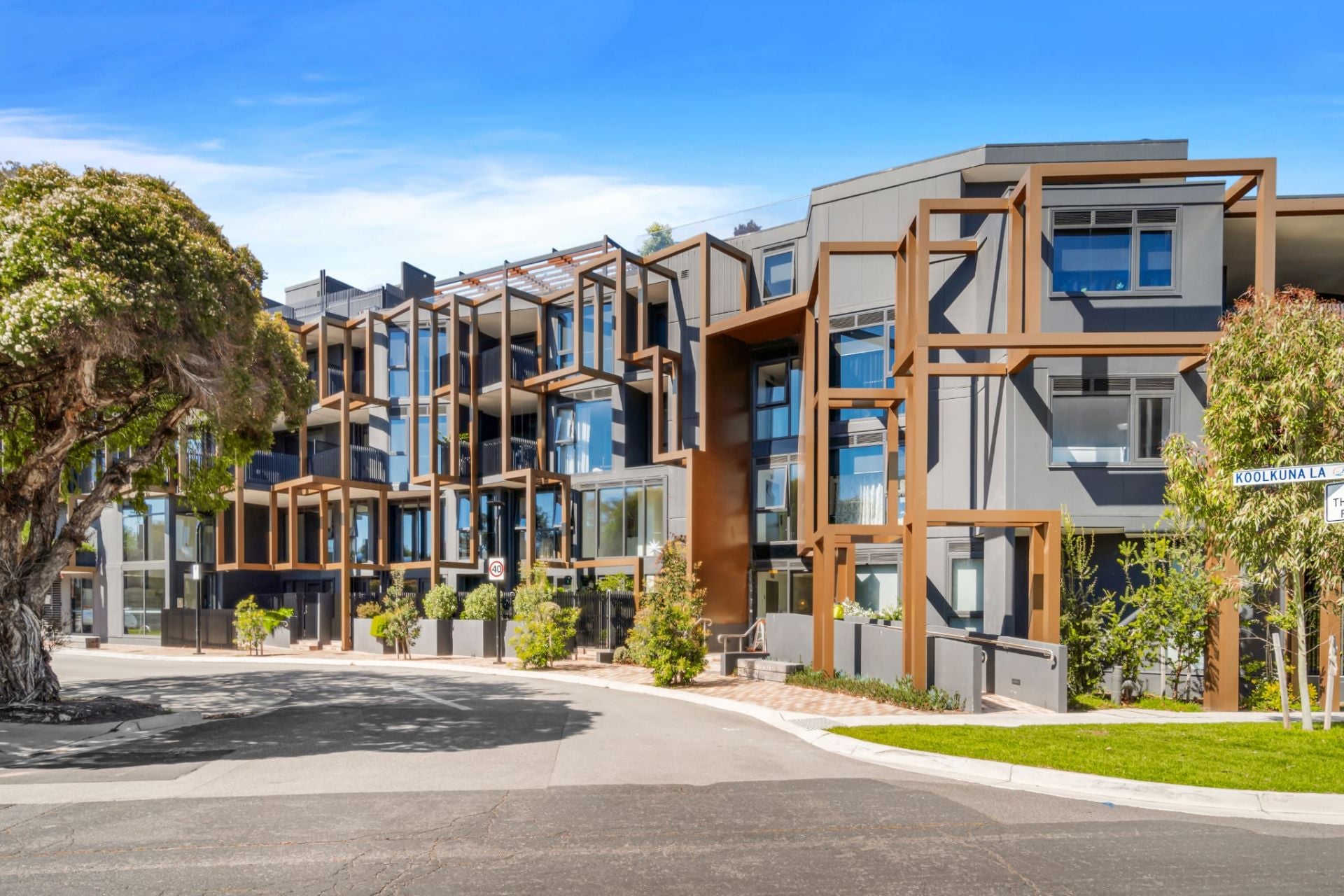 301A/4 Koolkuna Lane, Hampton VIC, Hampton - Thumbnail 2