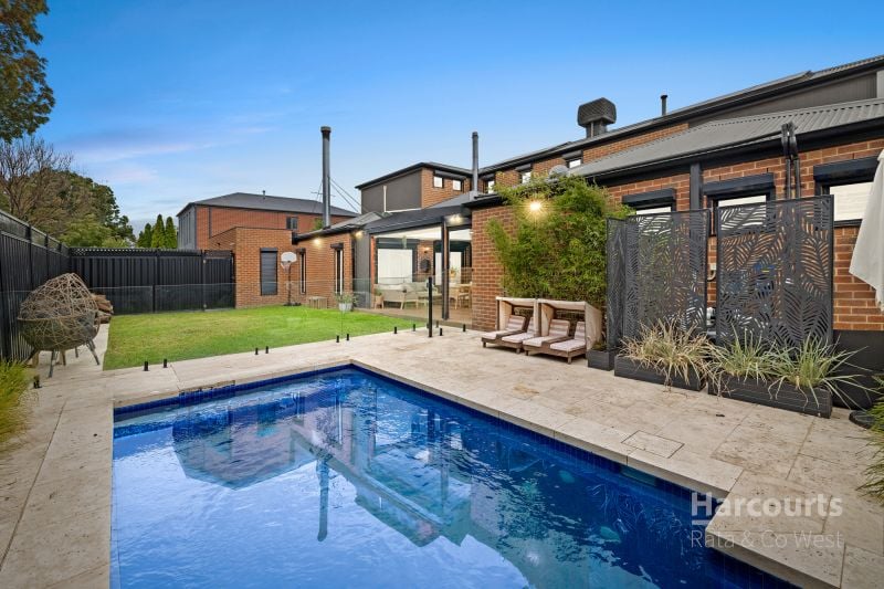 27 Great Barr Crescent, Caroline Springs