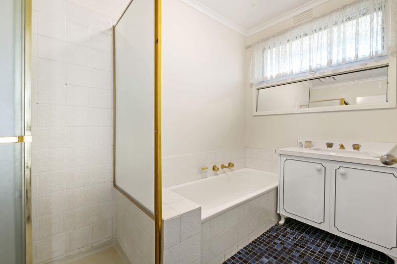 4 Lawrence Court, Bundoora