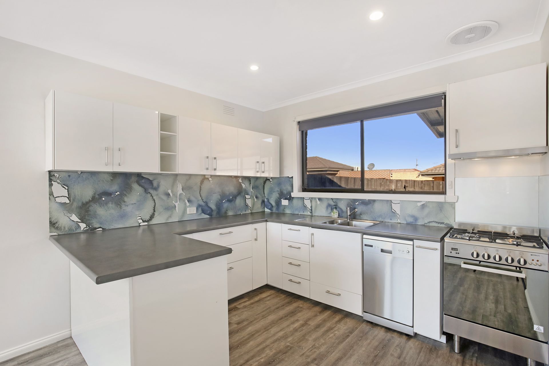 Carefree Contemporary Living On Cypress!