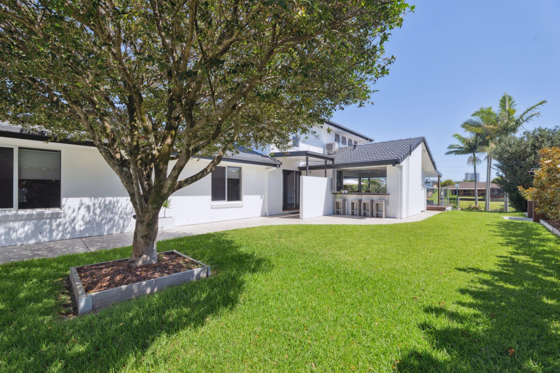 $ 3,180,000, Burleigh Waters - Thumbnail 2