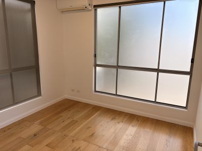 REFURBISHED GROUND FLOOR OFFICE!