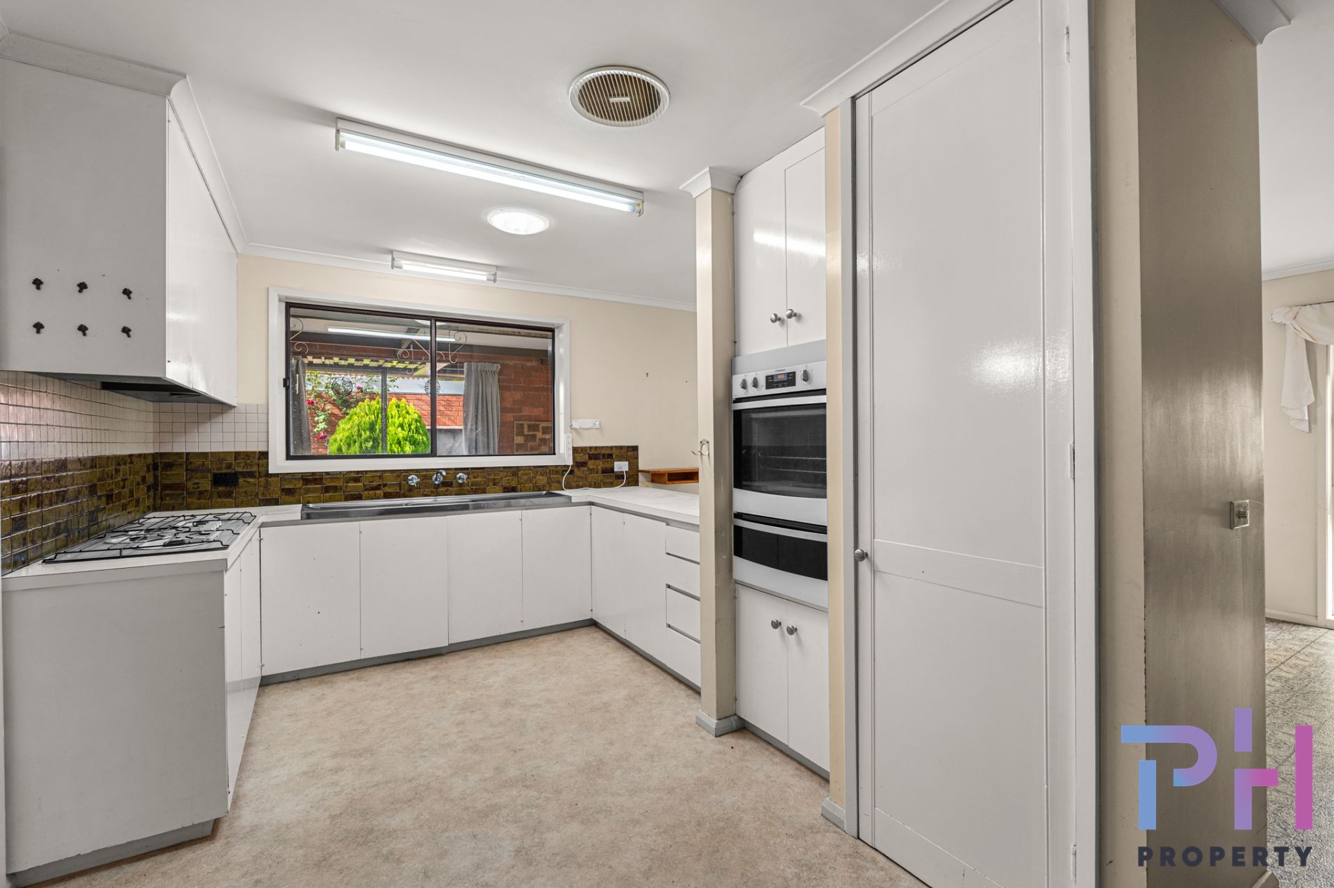 180 Lloyd Street Strathdale VIC, Strathdale - Thumbnail 2