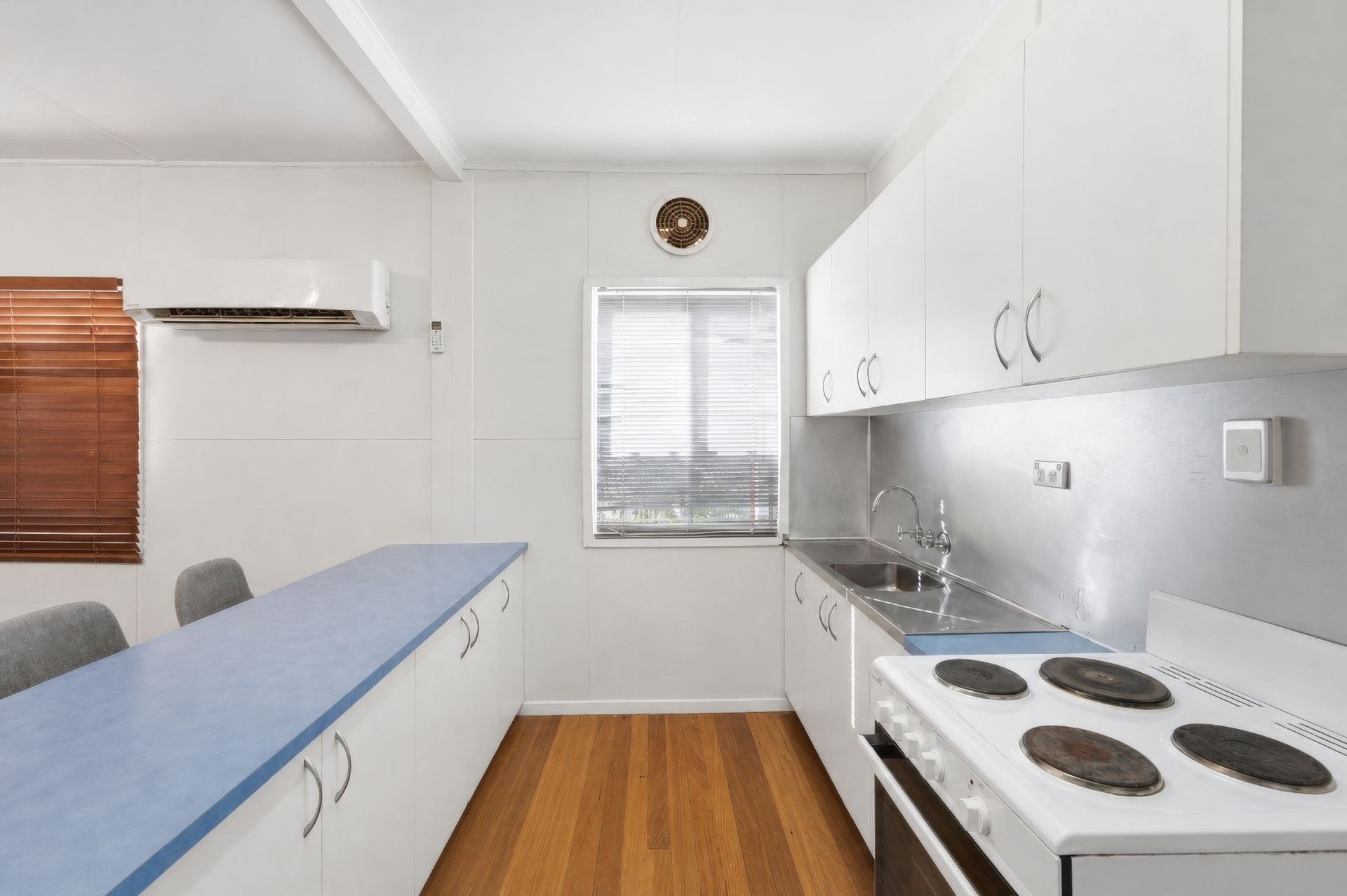 10 Neilson Street, Lawnton, Lawnton - Thumbnail 2