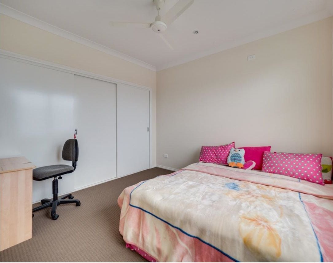 Beautiful Two-Bedroom Townhouse in Convenient Location