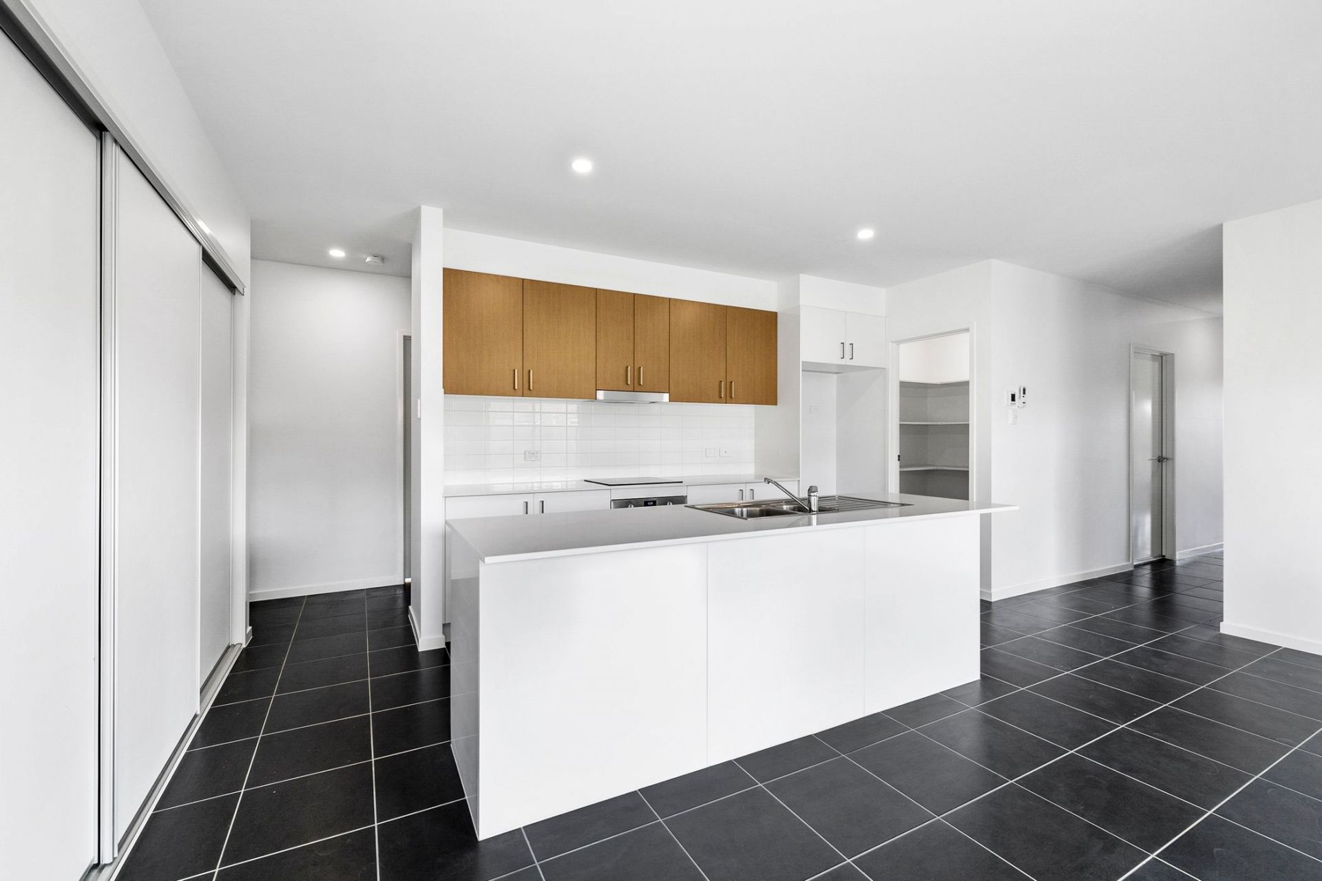 14 Brownlee Boulevard, Winter Valley, Winter Valley - Thumbnail 5