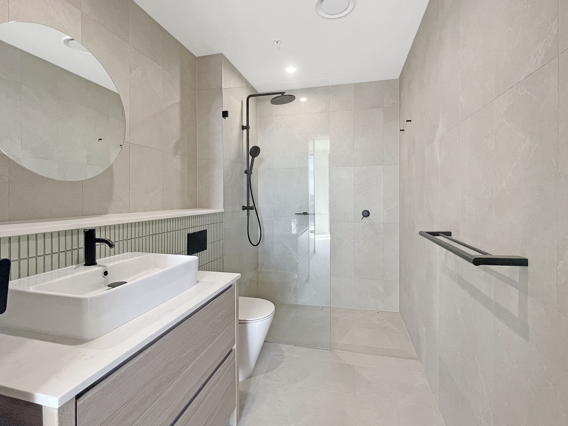 801/89 John Whiteway Drive, Gosford, Gosford - Thumbnail 6